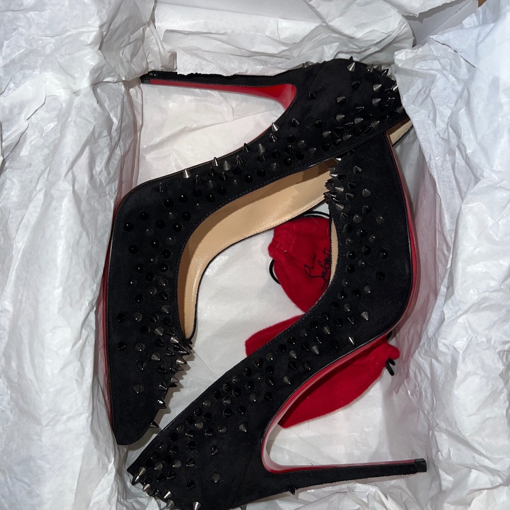 Louboutin Escarpic size 6.5
